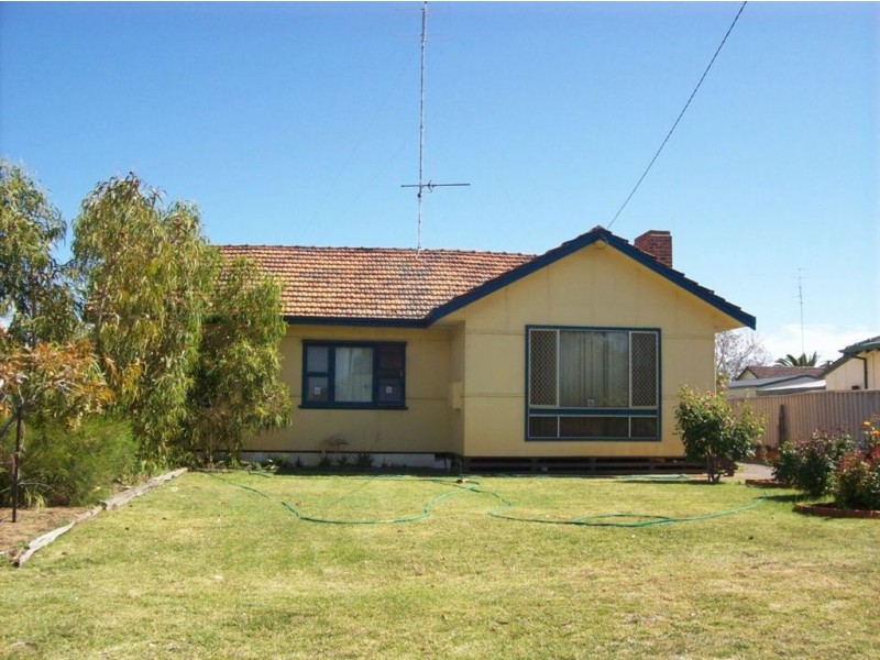 16 Boyalla Street, Carey Park WA 6230