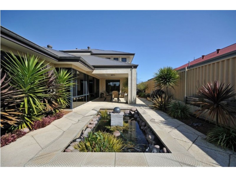 25 Cambria Rd, Dalyellup WA 6230