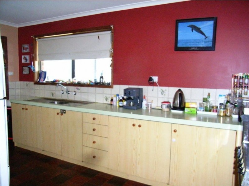 82 Hutchinson Road, Burekup WA 6227