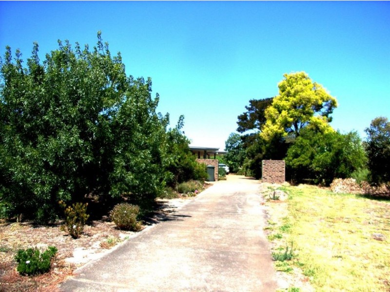 12 Brooksy Place, Burekup WA 6227