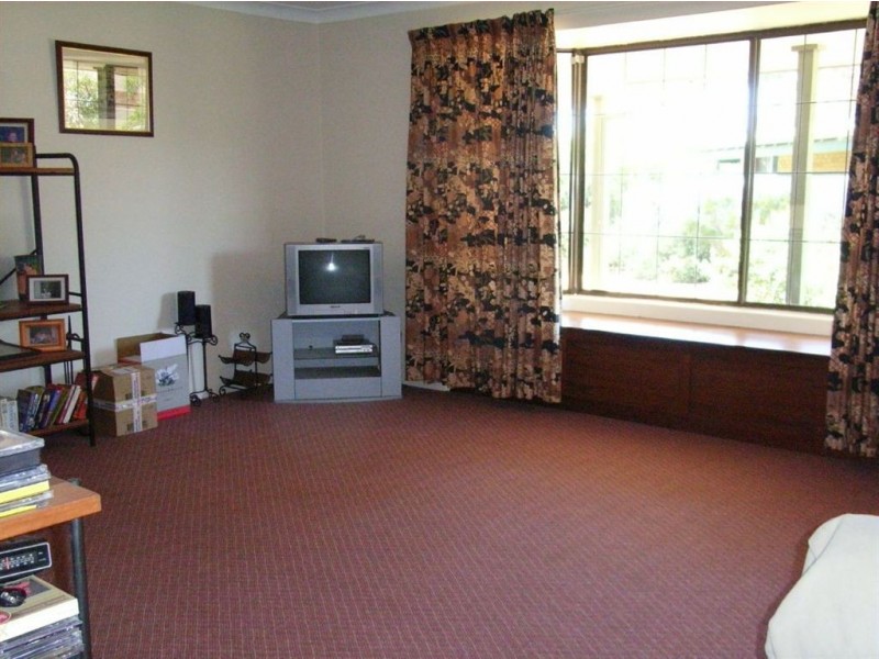 12 Brooksy Place, Burekup WA 6227