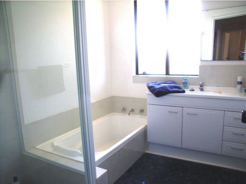 12 Brooksy Place, Burekup WA 6227