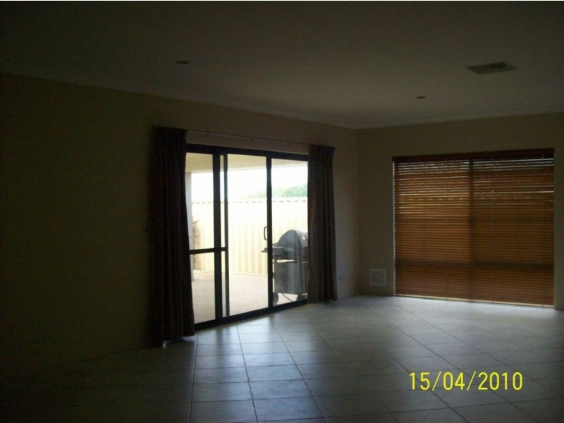 30 Peppermint Dr, College Grove WA 6230