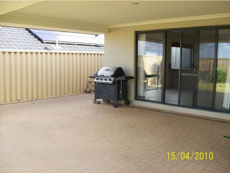 30 Peppermint Dr, College Grove WA 6230