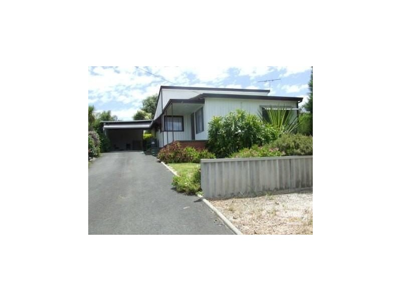 7 Swanstone St, Collie WA 6225