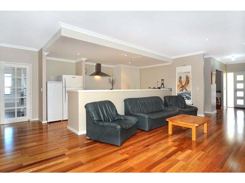 16 Jubilee Rd, Glen Iris WA 6230