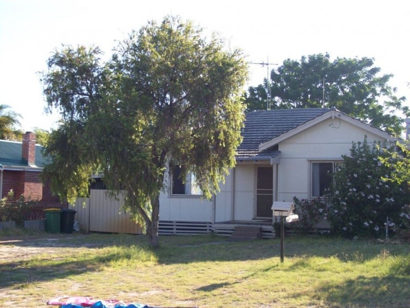 12 Bandak Road, Carey Park WA 6230