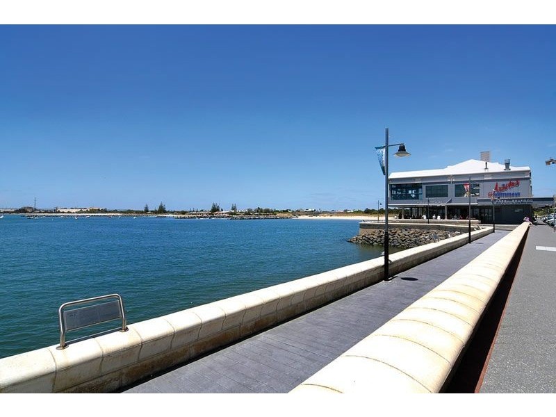 28/18-24 Bonnefoi Blvd, Bunbury WA 6230