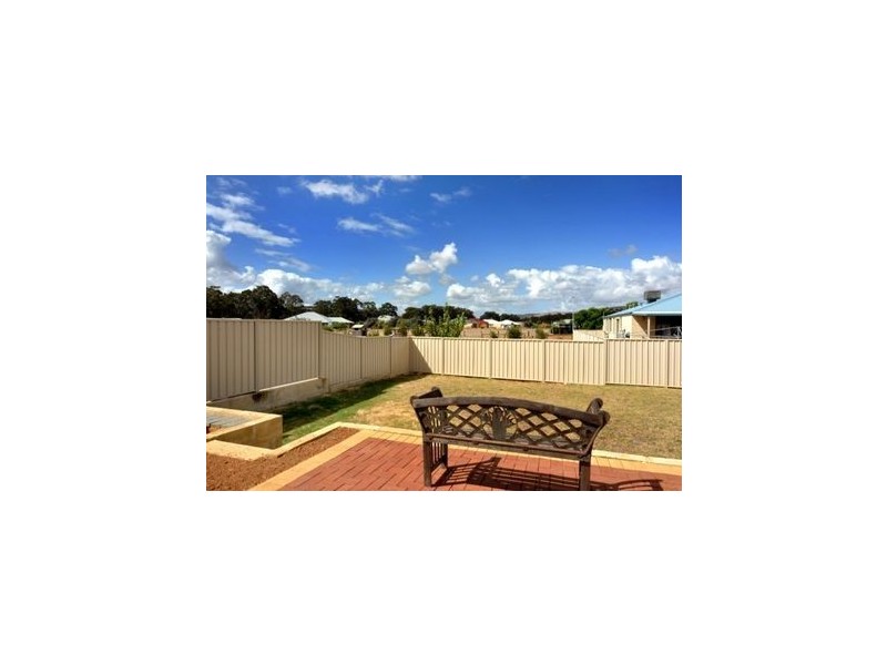 10 Gibson Terrace, Burekup WA 6227