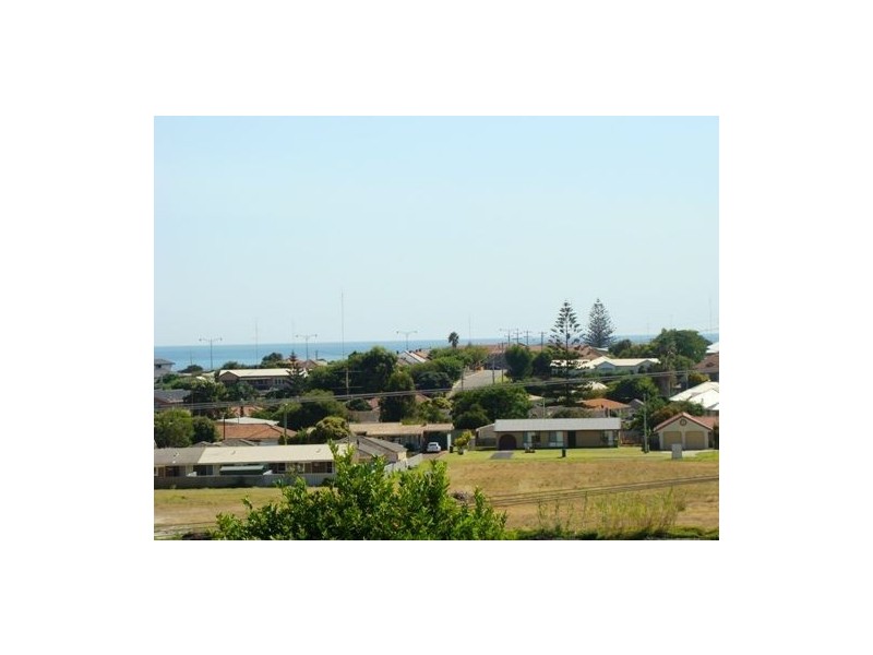 39 Hoylake Avenue, Bunbury WA 6230