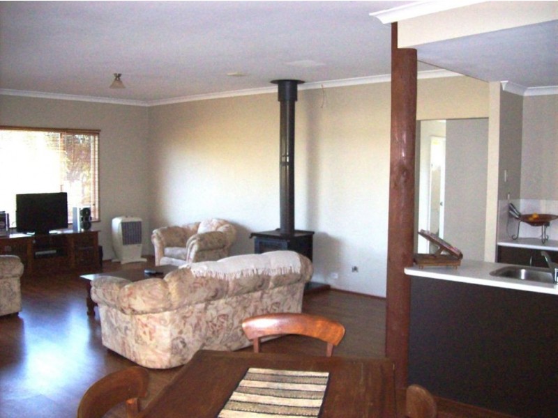 24 Parkfield Way, Australind WA 6233