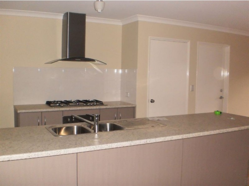 13 Pluto Dr, Australind WA 6233