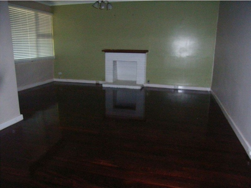 6 Island Queen St, Withers WA 6230