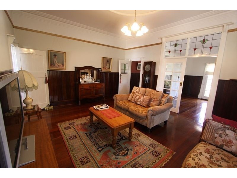 11 Sampson Road, Bunbury WA 6230