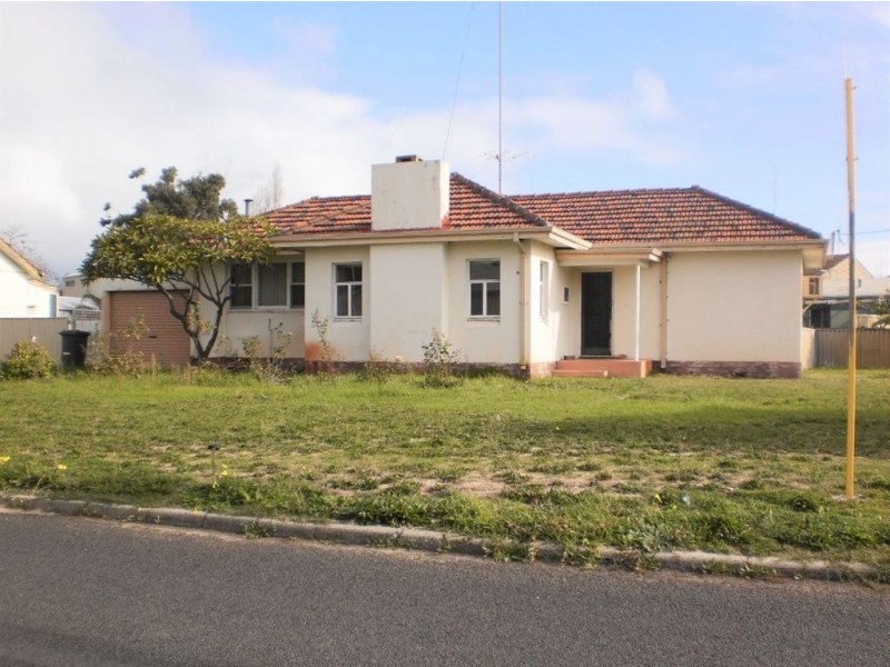 17 Strickland St, Bunbury WA 6230