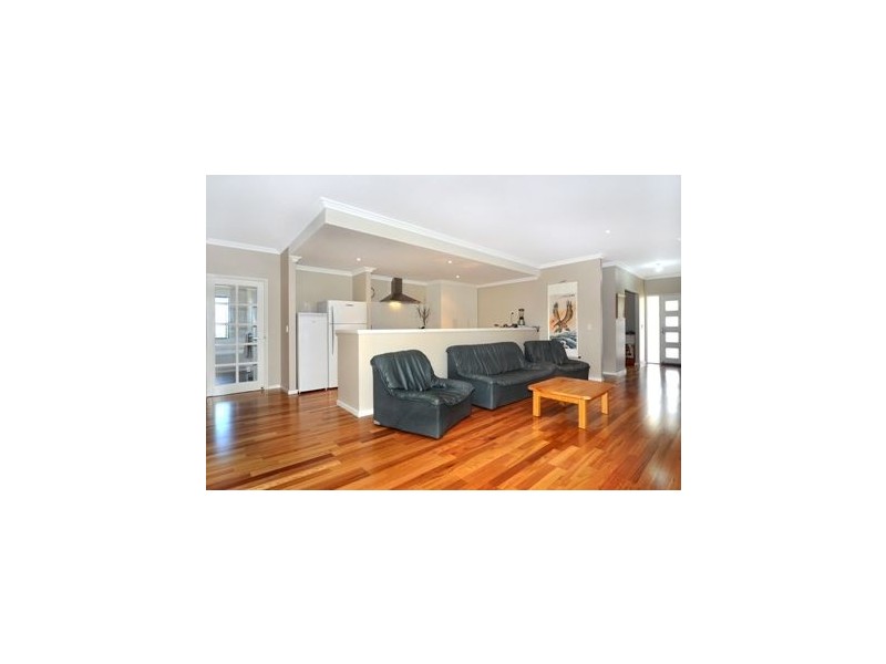16 Jubilee Road, Glen Iris WA 6230