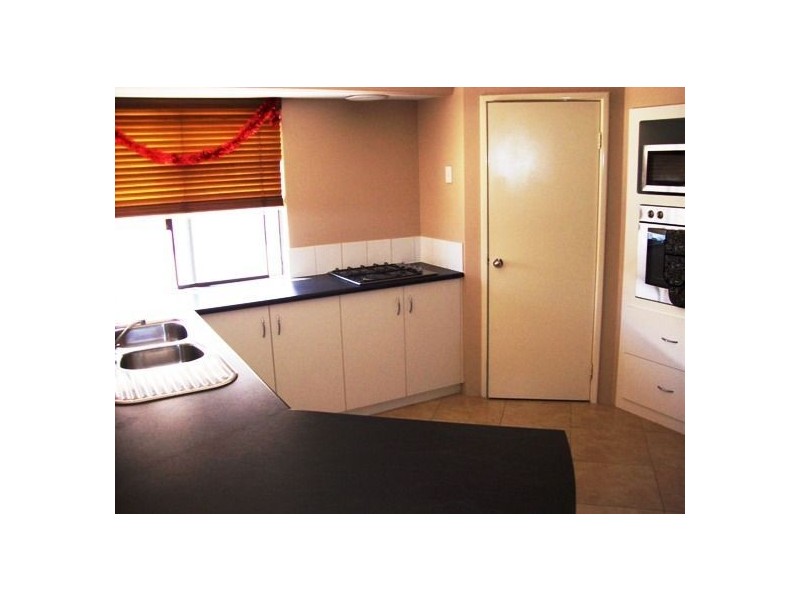 8 Peridot Street, Dalyellup WA 6230