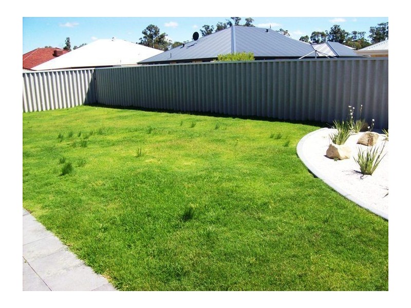 8 Peridot Street, Dalyellup WA 6230