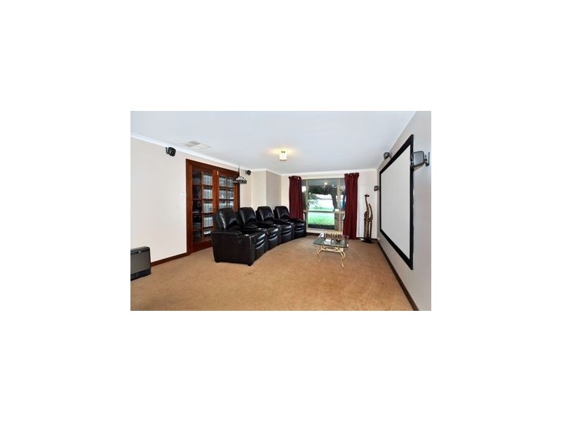 2 Dudley Drive, Bunbury WA 6230