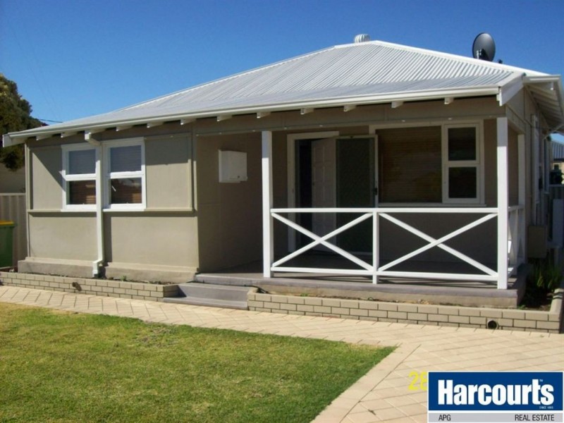 13 Lowe St, Carey Park WA 6230