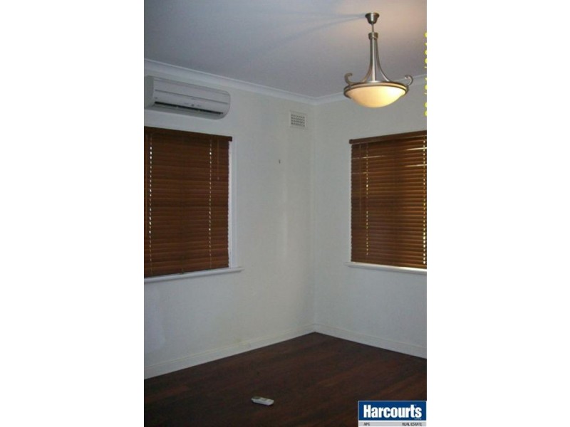 13 Lowe St, Carey Park WA 6230