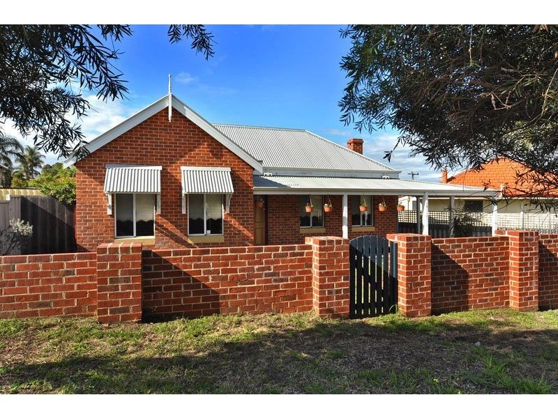 19 Dixon Street, Carey Park WA 6230