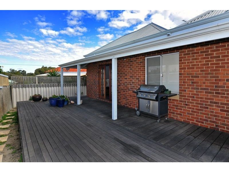 19 Dixon Street, Carey Park WA 6230