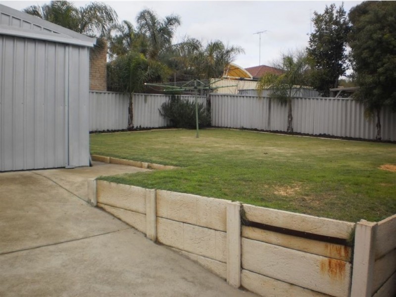 33 Nalbarra Drive, Usher WA 6230