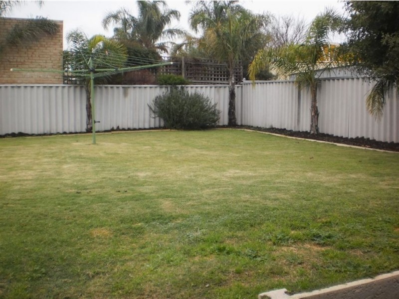 33 Nalbarra Drive, Usher WA 6230