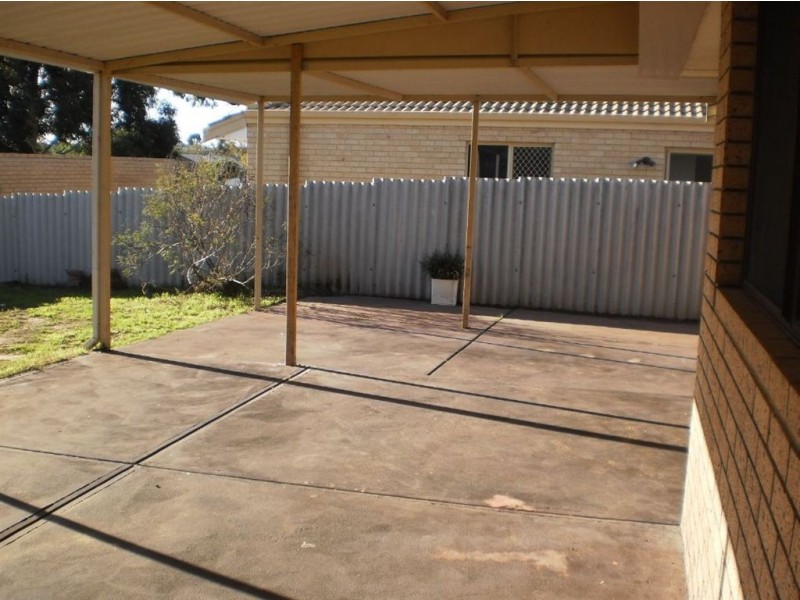 38 Jacaranda Cres, Withers WA 6230