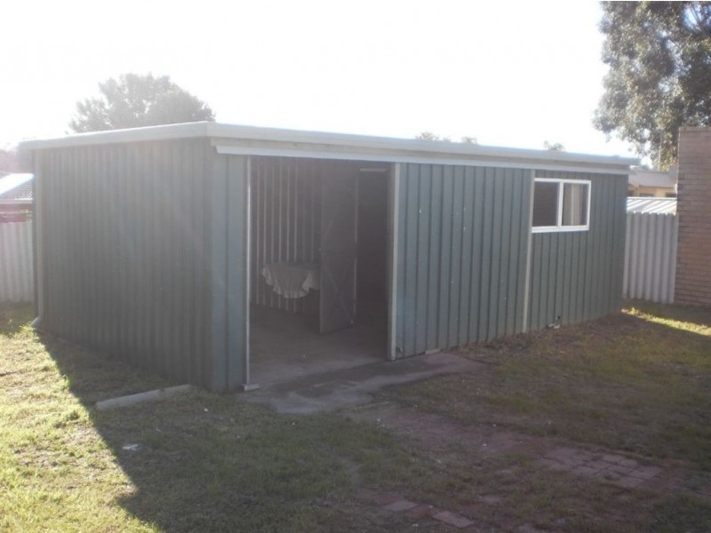 38 Jacaranda Cres, Withers WA 6230