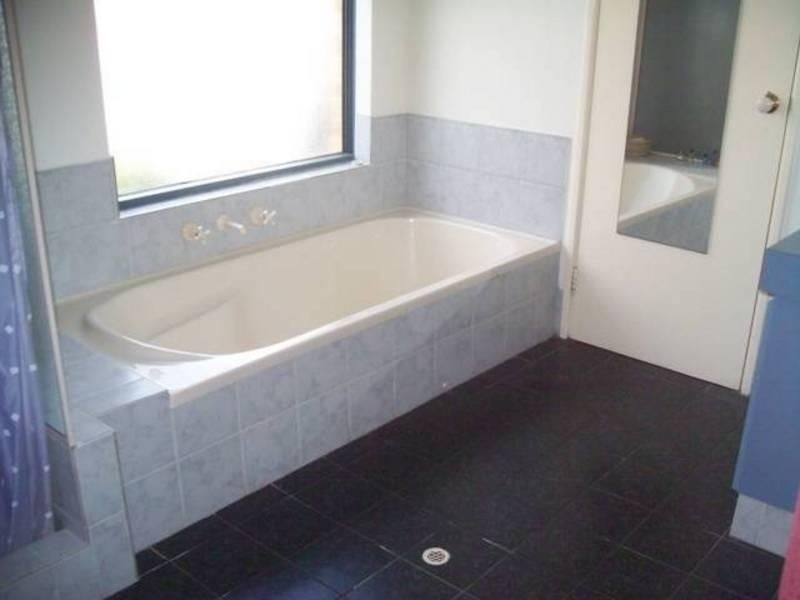 4 Pembroke Street, Bunbury WA 6230