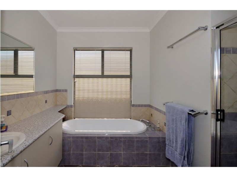 25 Cambria Rd Dalyellup, Bunbury WA 6230