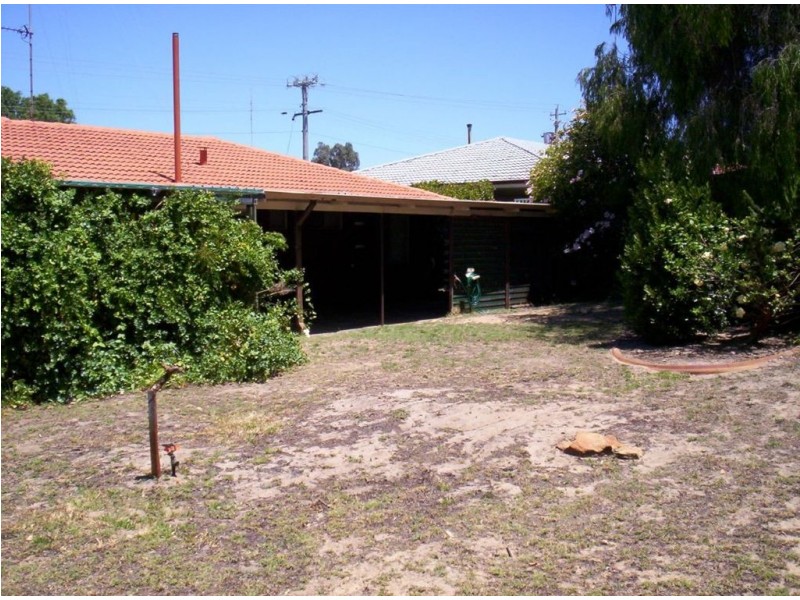 16 Hamilton Road, Eaton WA 6232