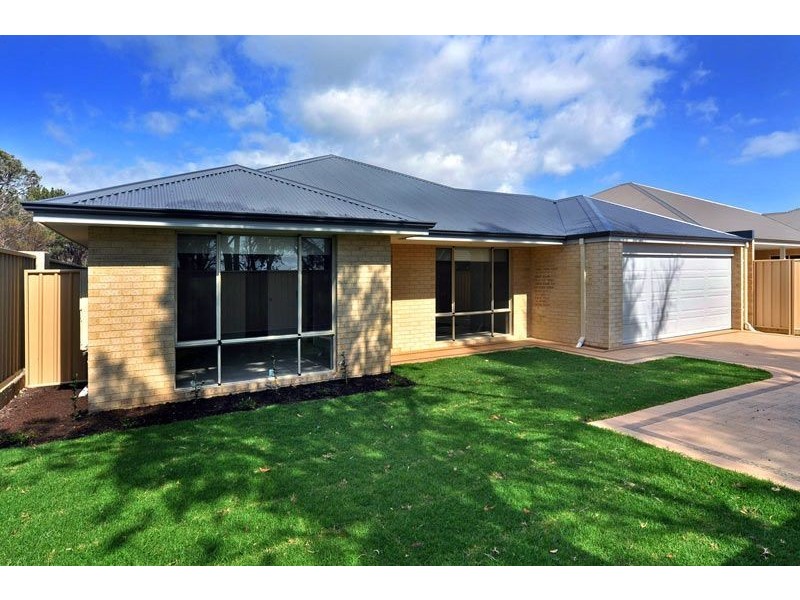 2/177 Braidwood Drive, Australind WA 6233