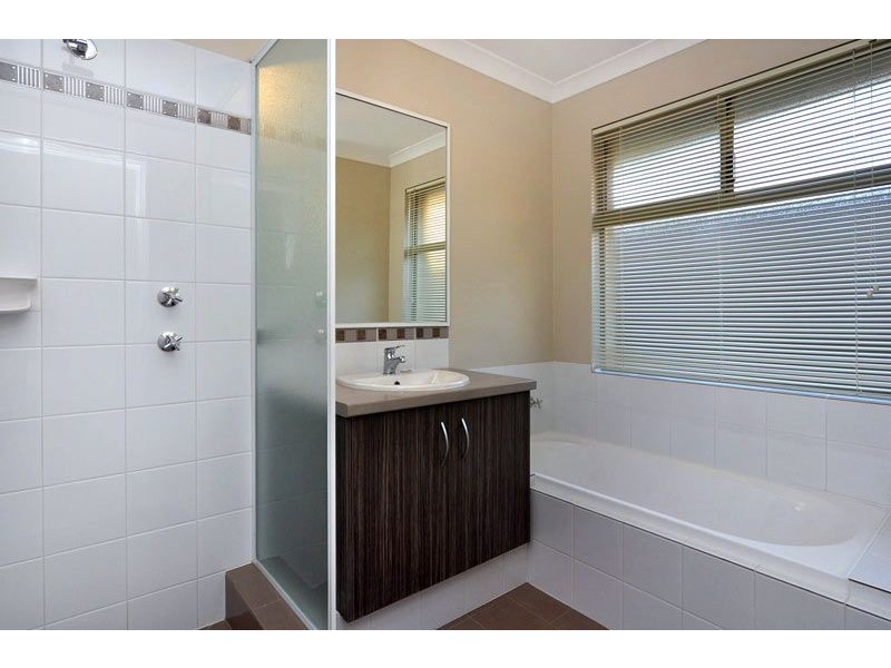 2/177 Braidwood Drive, Australind WA 6233