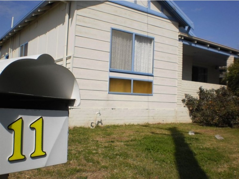 11 Albert Rd, East Bunbury WA 6230