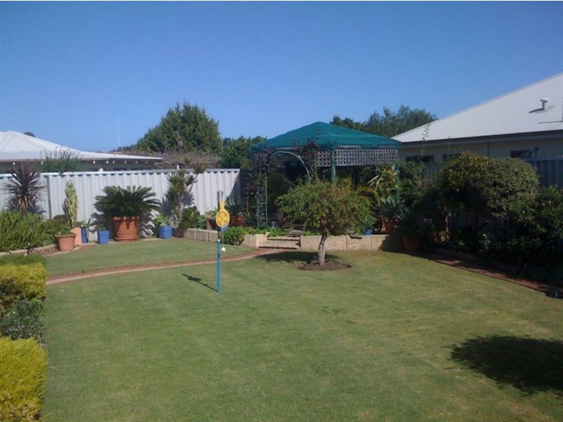 10 Litham Place, Pelican Point WA 6230