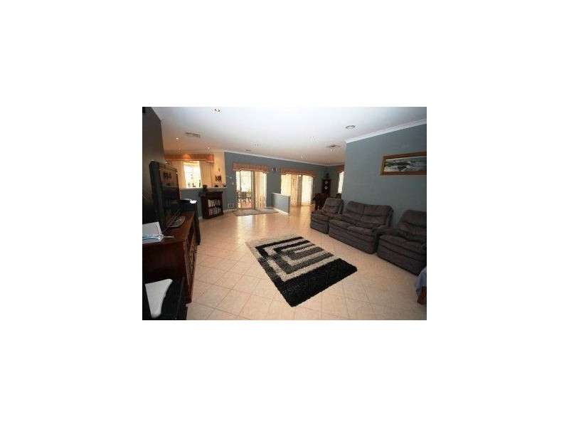 2 Fuchsia Way, Glen Iris WA 6230