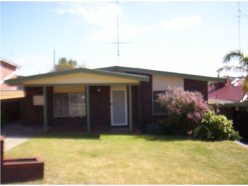 2 Hoylake Avenue, South Bunbury WA 6230