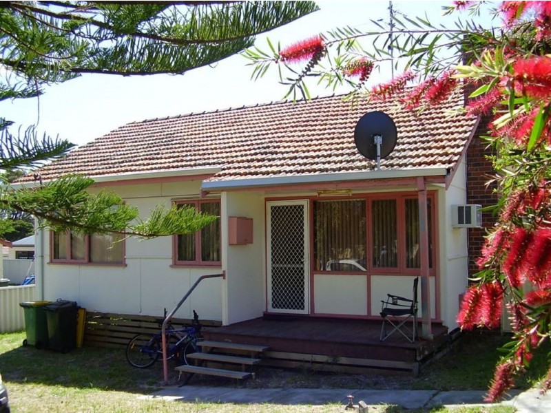 9 Dixon Street, Carey Park WA 6230