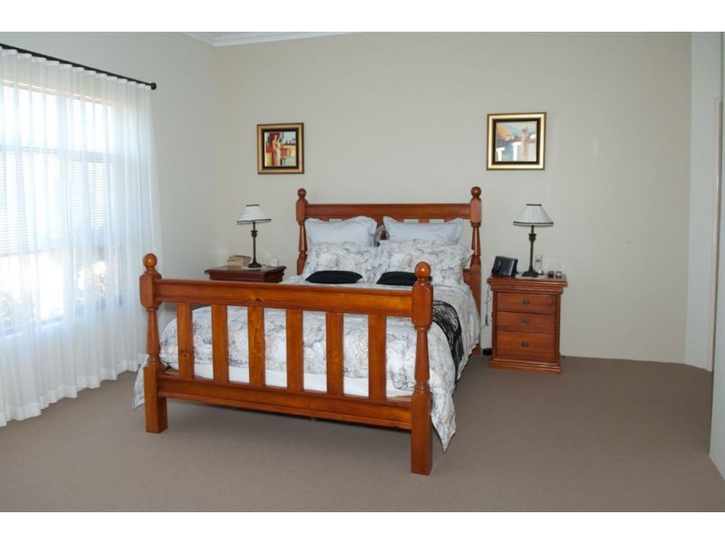 9 Tobar Road, Dalyellup WA 6230