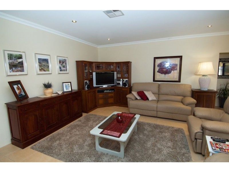 9 Tobar Road, Dalyellup WA 6230