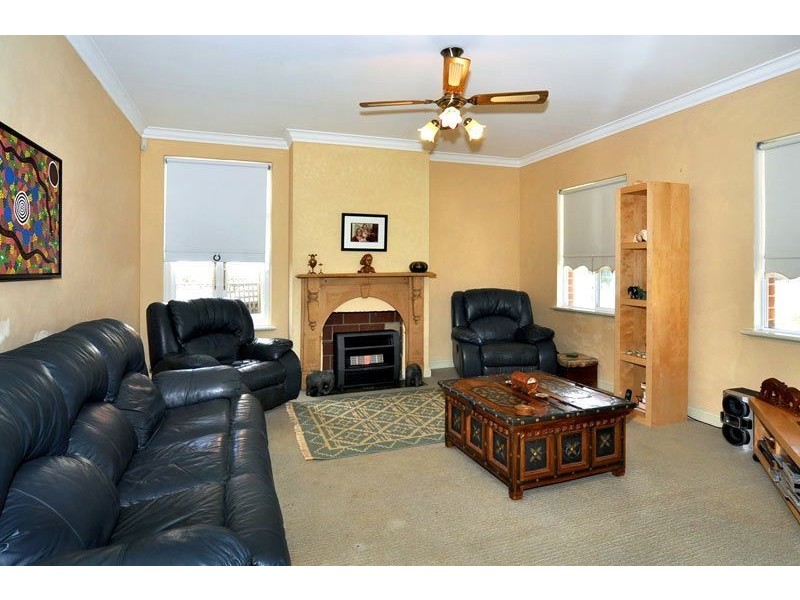 19 Dixon Street, Carey Park WA 6230