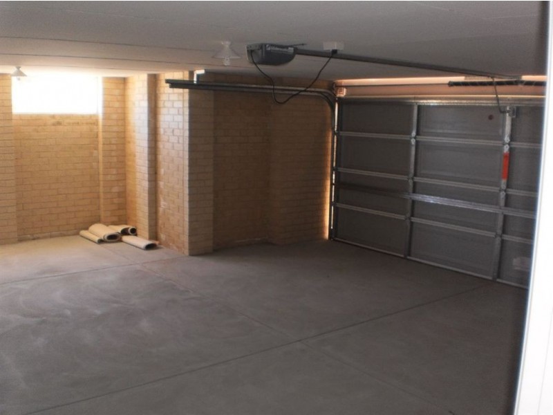 2/41 Murtin Road, Dalyellup WA 6230