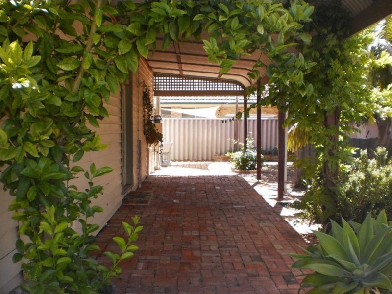 42 Moore Street, East Bunbury WA 6230