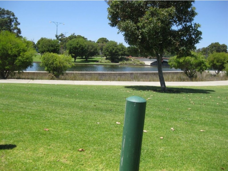 99 The Boulevard, Australind WA 6233