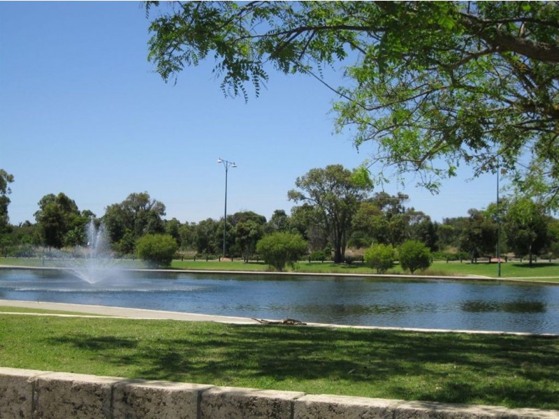 99 The Boulevard, Australind WA 6233