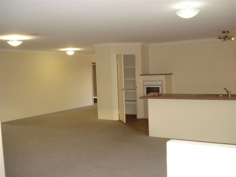 16 Sherwood Road, Australind WA 6233