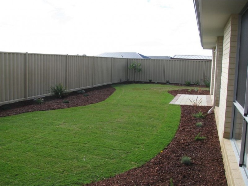 19 Nepean Turn, Millbridge WA 6232